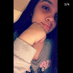 Meet your Posher, Elizabeth